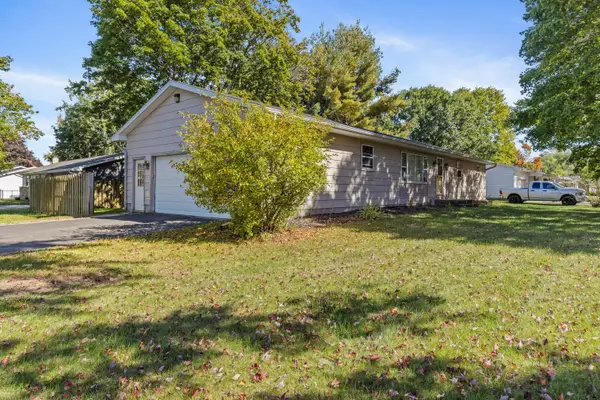704 E Oak Street, Greenville, MI 48838