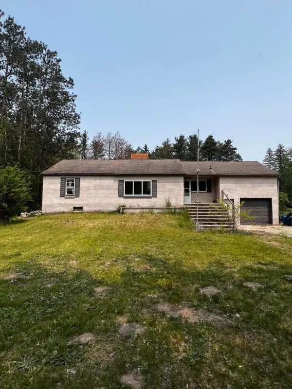 1026 W River Road, Muskegon, MI 49445
