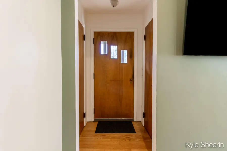 47 Farnham Street SE, Kentwood, MI 49548 - #3