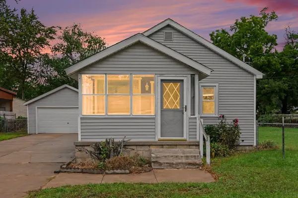 307 43rd Street SE, Kentwood, MI 49548