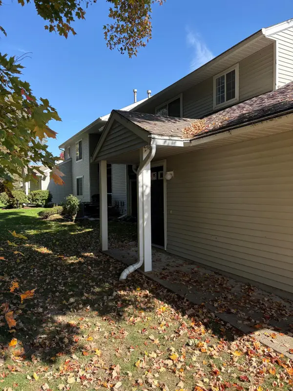 181 Hunters Lane NE Unit: 45, Rockford, MI 49341