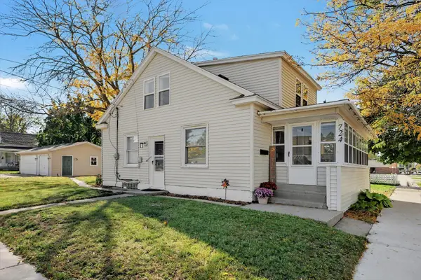 724 Eleanor Street NE, GrandRapids, MI 49505
