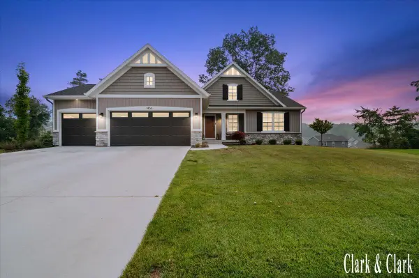 1456 Kimber Drive SE, Lowell, MI 49331