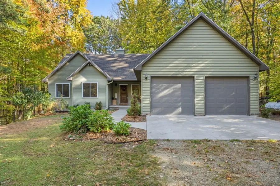 10154 Connelley Avenue NE, Greenville, MI 48838 - #2