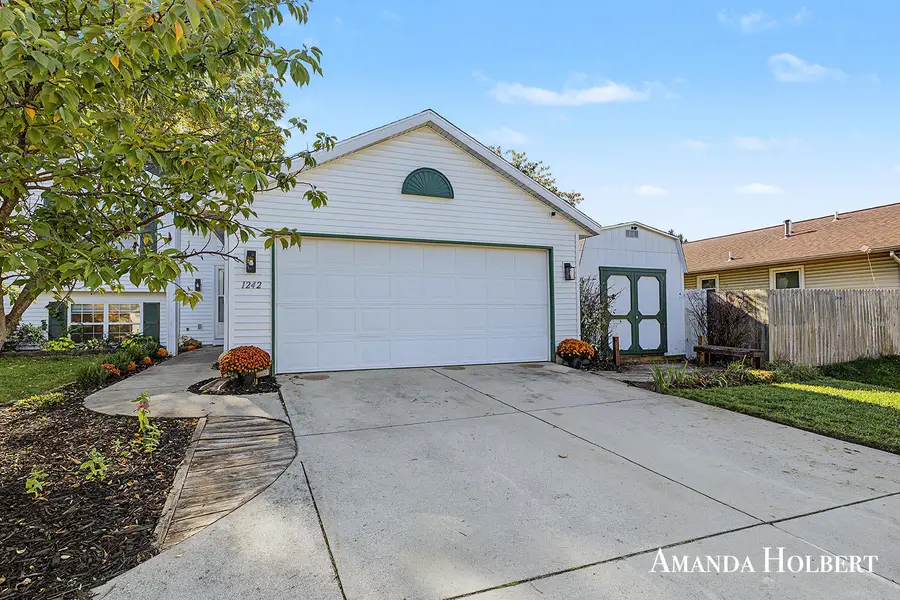 1242 4 Mile Road NE, Grand Rapids, MI 49525 - #3