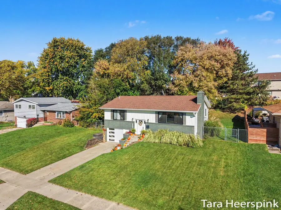 1443 Sweet Street NE, Grand Rapids, MI 49505 - #2