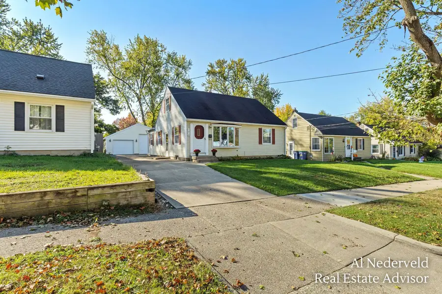 1018 Kentwood Drive NE, Grand Rapids, MI 49505 - #2