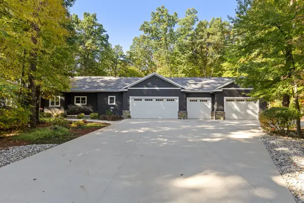 11205 Discovery Woods Drive, Greenville, MI 48838