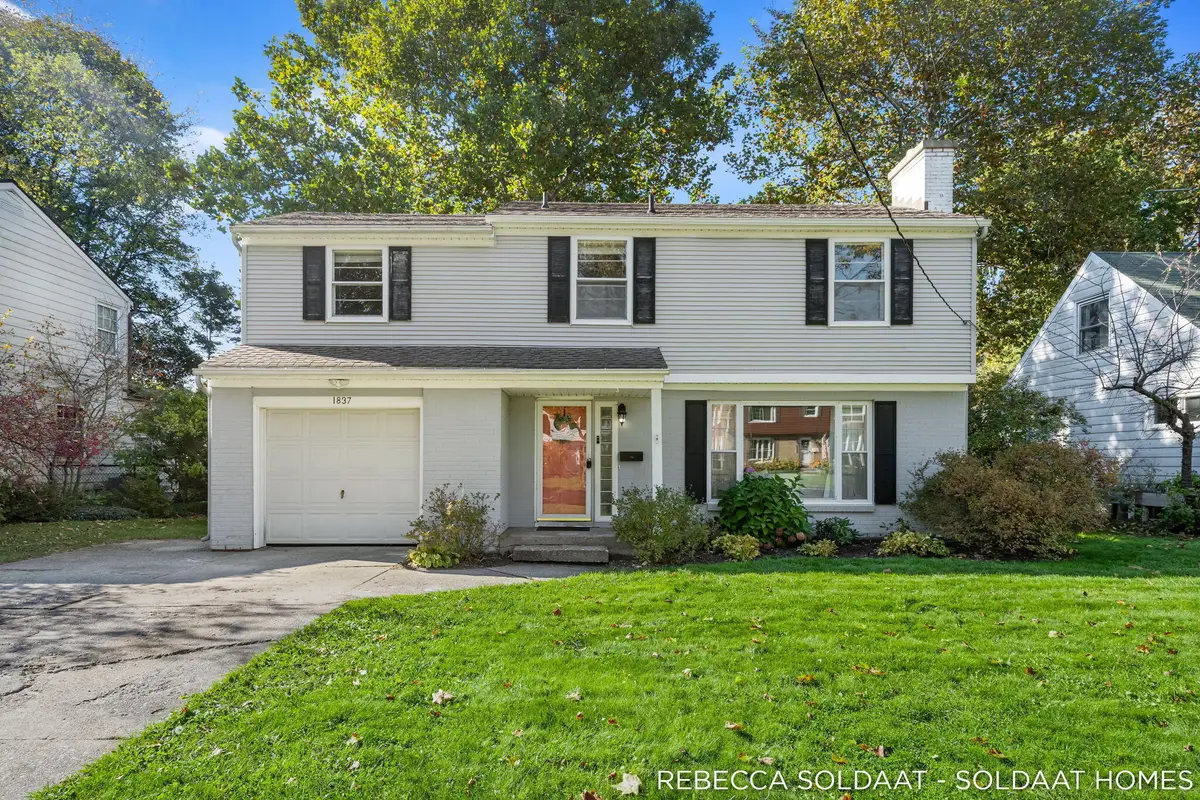 1837 Chamberlain Avenue SE, Grand Rapids, MI 49506 - #1