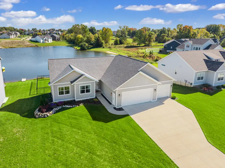 7320 Yellowstone Drive, Hudsonville, MI 49426 - #2