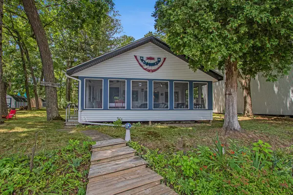 14931 Bachelor Island, Buchanan, MI 49107