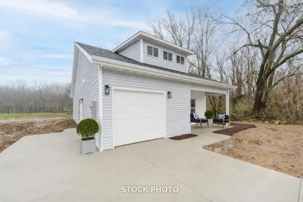 715 Victory Lane, Cassopolis, MI 49031