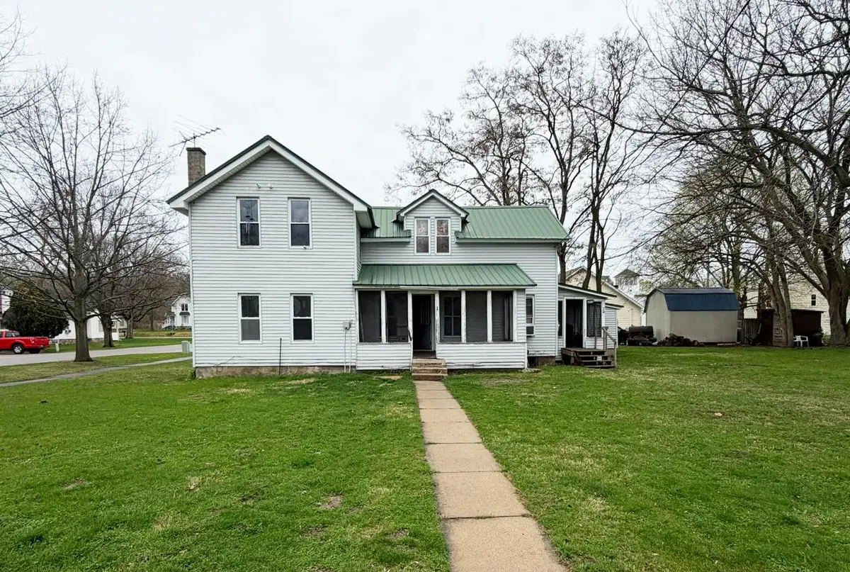 112 W Clinton Street, Augusta, MI 49012 - #1