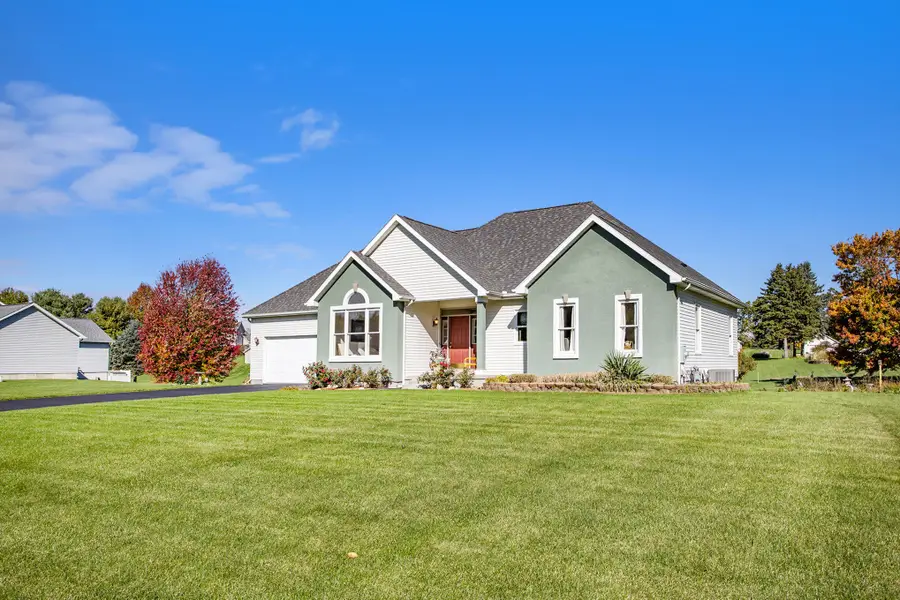 18 W Suttons Ridge, Newton, MI 49014 - #2
