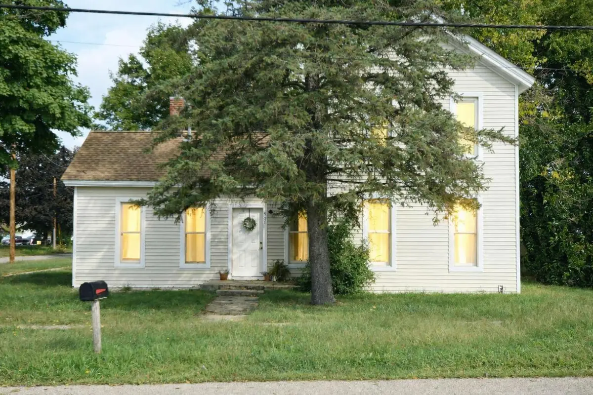 501 E Paw Paw Street, Paw Paw, MI 49079 - #1