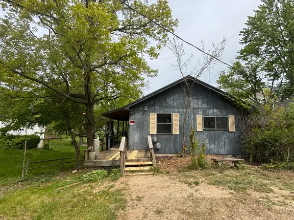 46706 Broadway Street, Bloomingdale, MI 49026