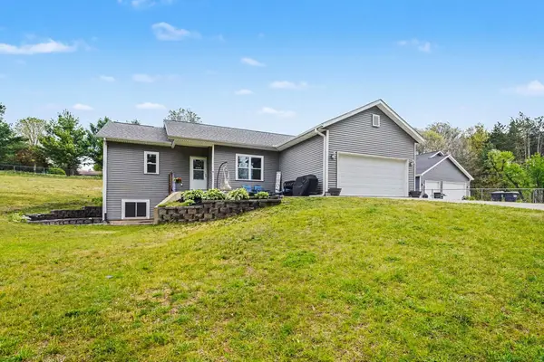 31800 Pine Ridge Circle, Lawton, MI 49065