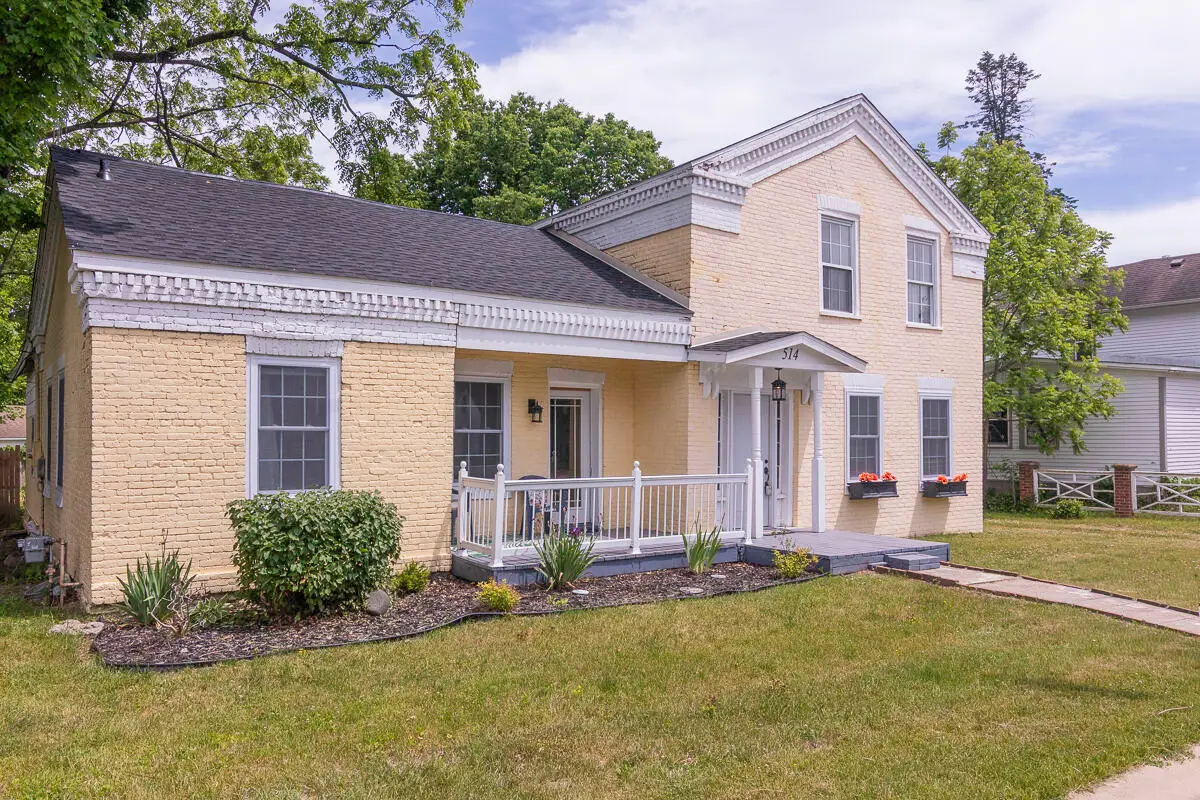 514 N Kalamazoo Street, Paw Paw, MI 49079 - #1