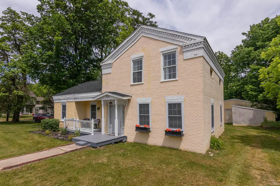 514 N Kalamazoo Street, Paw Paw, MI 49079 - #3