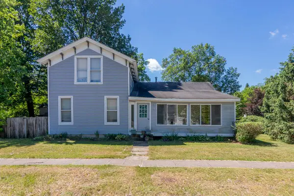 506 E 2nd Street, Lawton, MI 49065