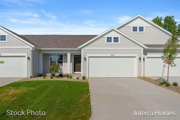 1593 N Village Circle, Kalamazoo, MI 49009