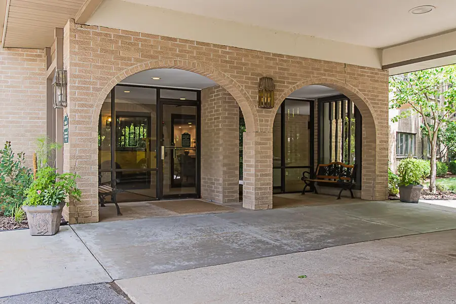 4040 Greenleaf Circle Unit: 408, Kalamazoo, MI 49008 - #2