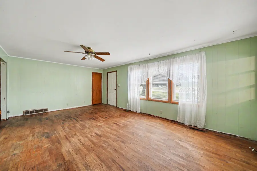 2356 E Napier Avenue, Benton, MI 49022 - #3