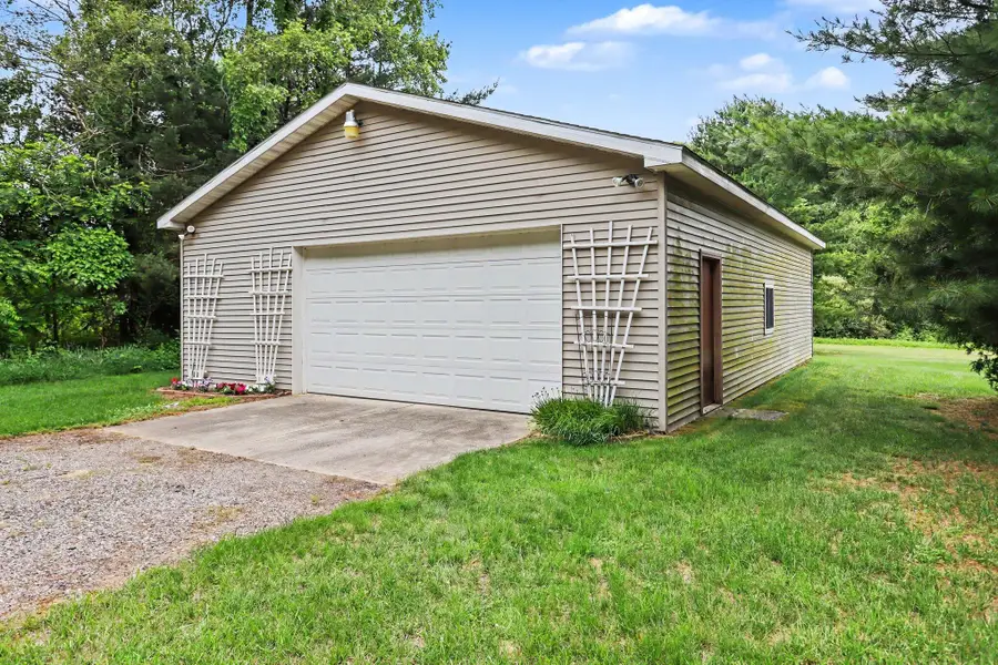 21641 Pine Lake Road, Pennfield, MI 49014 - #2