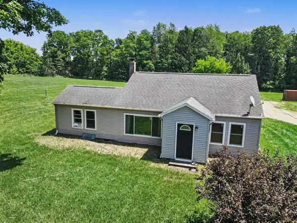 931 10th Street, Plainwell, MI 49080
