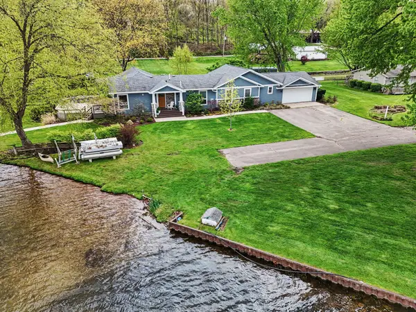 12417 Sunset Dr., ThreeRivers, MI 49093