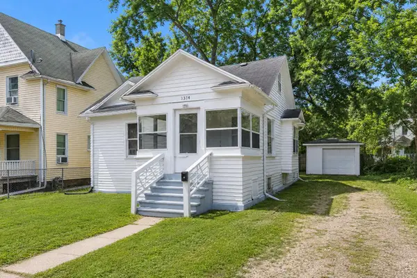 1314 Clinton Avenue, Kalamazoo, MI 49001