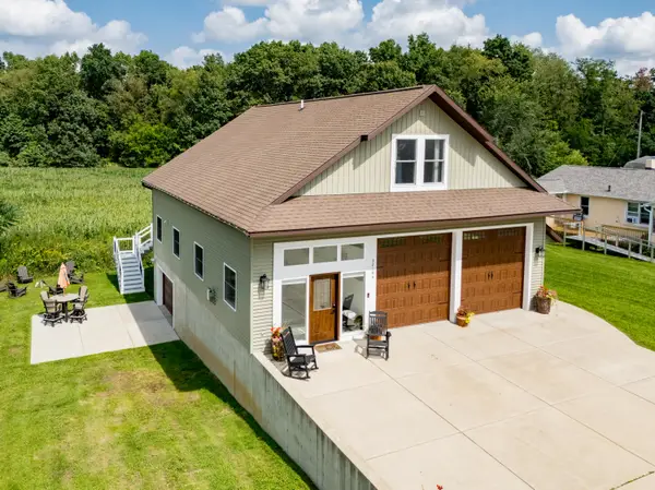 32144 Chamberlin Drive, Lawton, MI 49065