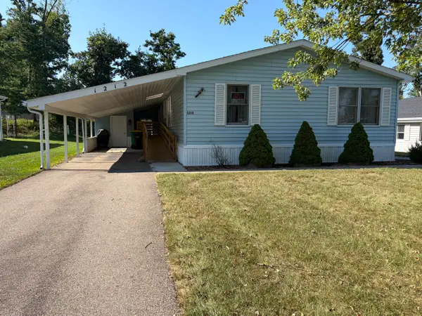 1212 Oak Brook Lane, Portage, MI 49002