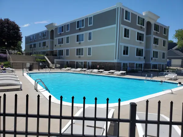 225 N Shore Drive Unit: 006, SouthHaven, MI 49090