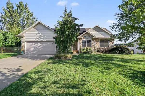27420 Birmingham Court, PawPaw, MI 49079