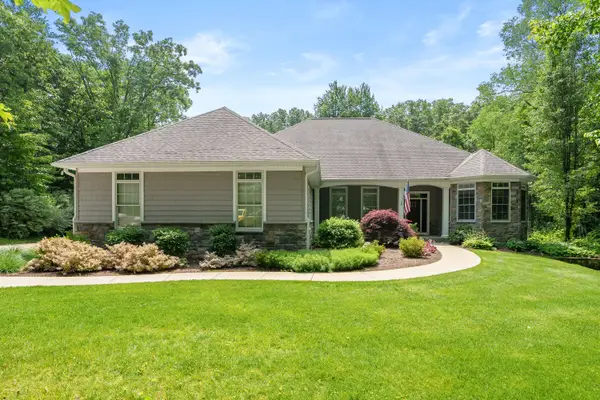 9157 Highland View Drive, Kalamazoo, MI 49009