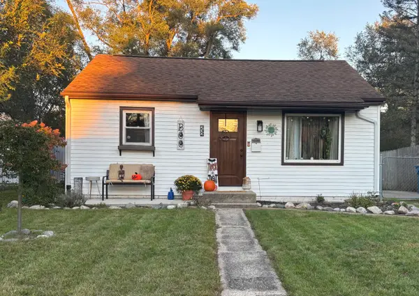 232 N Woodlawn Avenue, BattleCreek, MI 49037