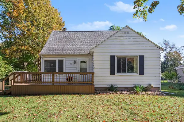 707 S Lagrave Street, PawPaw, MI 49079