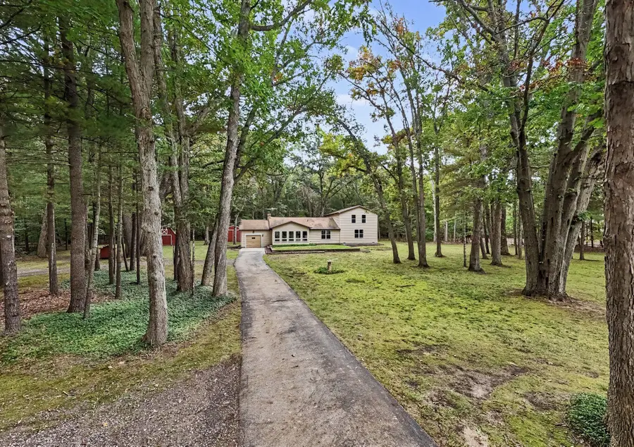 6676 S Walker Road, Fruitport, MI 49415 - #2