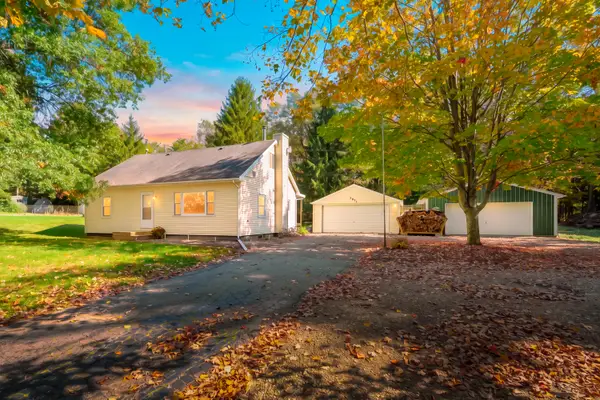 2871 S 6th Street, Kalamazoo, MI 49009