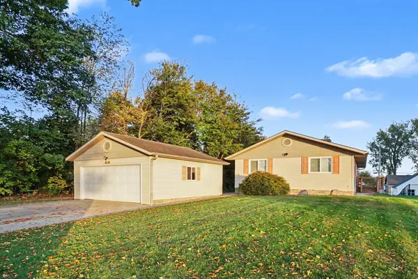 8728 E Long Lake Drive, Scotts, MI 49088