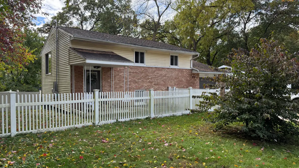 1117 Westlake Woods Drive, Springfield, MI 49037 - #1