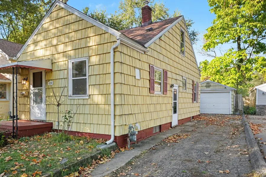320 W Burnham Street W, Battle Creek, MI 49015 - #2
