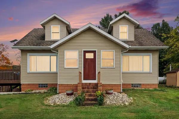 69531 County Road 215, Lawrence, MI 49064