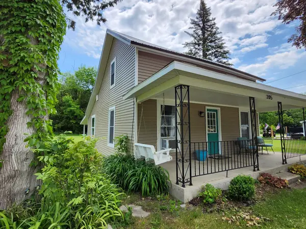 205 S Columbia Avenue, Scottville, MI 49454