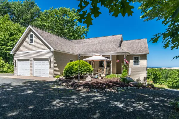 8562 W Woodridge Drive, Mears, MI 49436