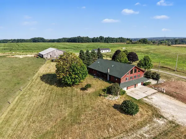 332 N Warner Avenue, Fremont, MI 49412