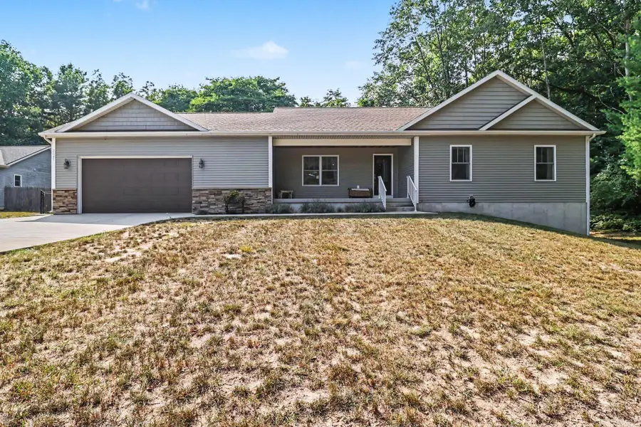2047 N Lakeshore Drive, Ludington, MI 49431 - #2