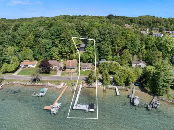 7542 Crystal Drive, Beulah, MI 49617