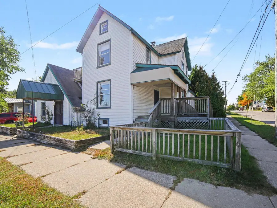 210 Cleveland Street, Manistee, MI 49660 - #3